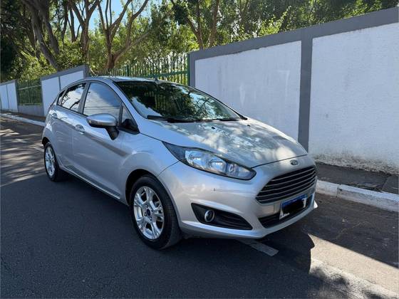FORD FIESTA 1.6 SE HATCH 16V FLEX 4P POWERSHIFT